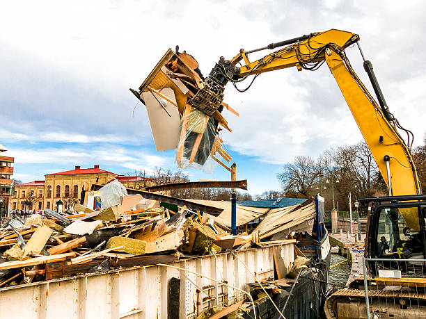 Best Yard Waste Removal  in Farr West, UT